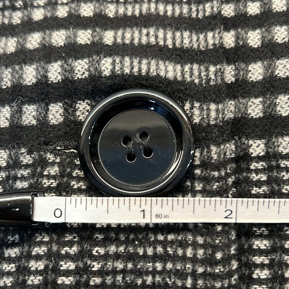 Anthropologie Hazel black & Gray Plaid Swing Coat Sz Medium BIG buttons ¾ sleeve - Picture 16 of 17